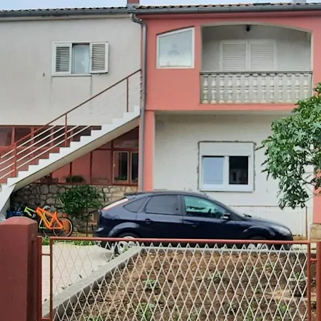 Jabuka Apartment *